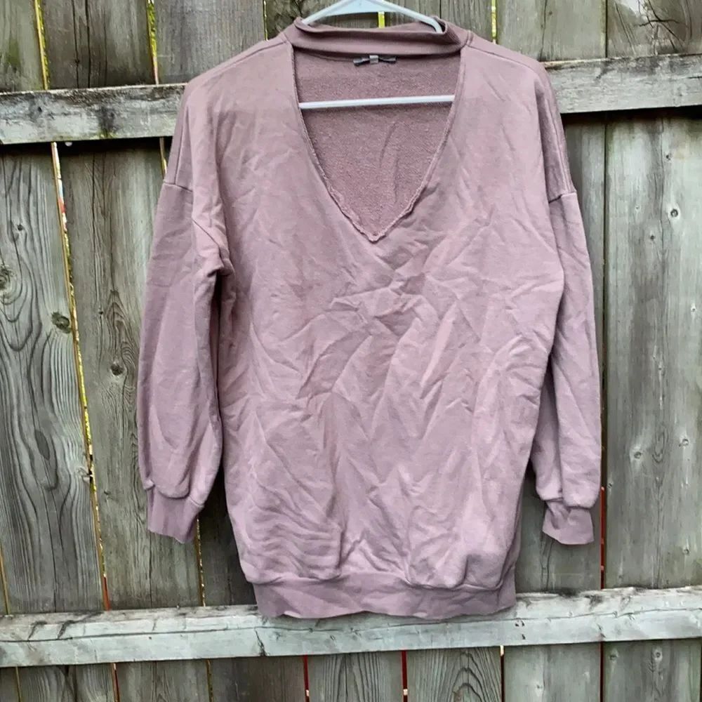 Charlotte Russe Keyhole sweatshirt sz. S
